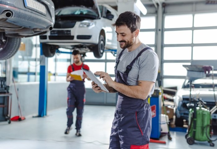 Best auto body shops for truck repairs 2025
